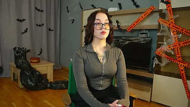 CharleenHosten online show from November 1, 1:13 pm