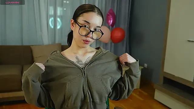 CharleenHosten online show from November 22, 2:05 pm