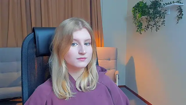 LisaRais online show from October 26, 9:04 am