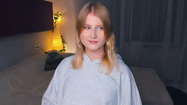 LisaRais online show from October 31, 9:16 pm