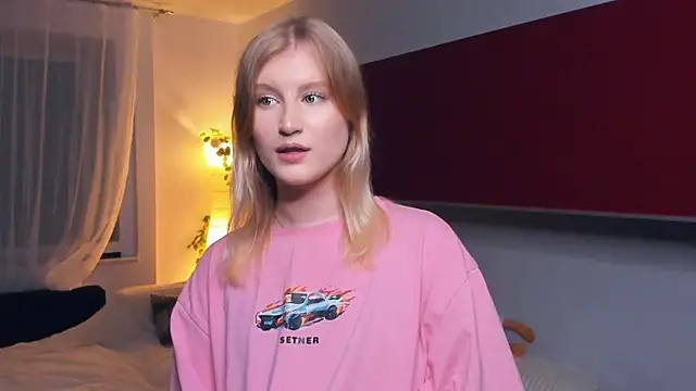 LisaRais online show from November 10, 8:30 pm