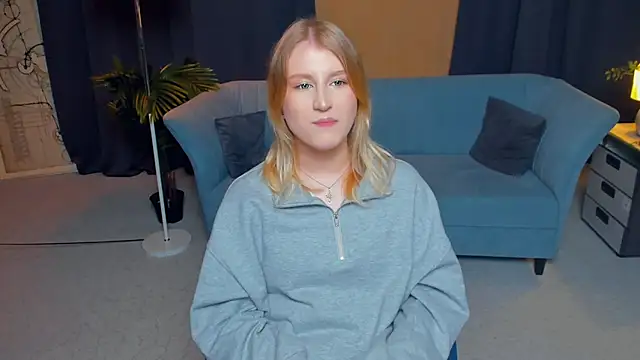 LisaRais online show from November 12, 8:41 pm