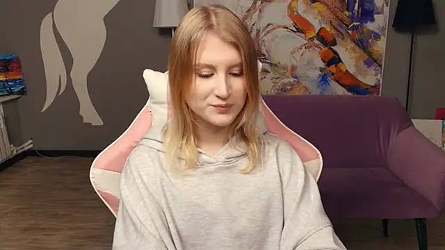 LisaRais online show from November 16, 8:47 pm