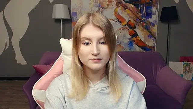 LisaRais online show from November 19, 8:31 pm