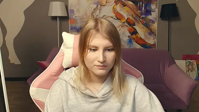 LisaRais online show from November 21, 9:13 pm