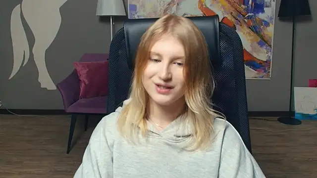 LisaRais online show from December 2, 8:15 pm