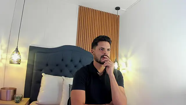 Hamilton 0 online show from November 27, 7:49 pm