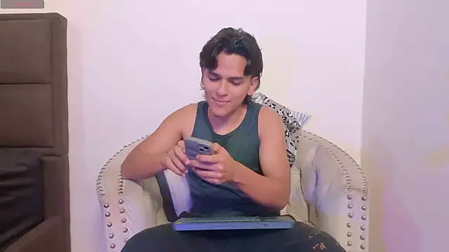 Snapshot of Salomon_Mendoza chatting on October 27, 5:33 am Salomon Mendoza online show from October 27, 5:33 am