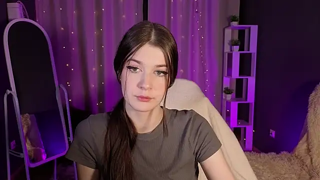 Snapshot of Ksarina chatting on November 9, 11:30 am Ksarina online show from November 9, 11:30 am