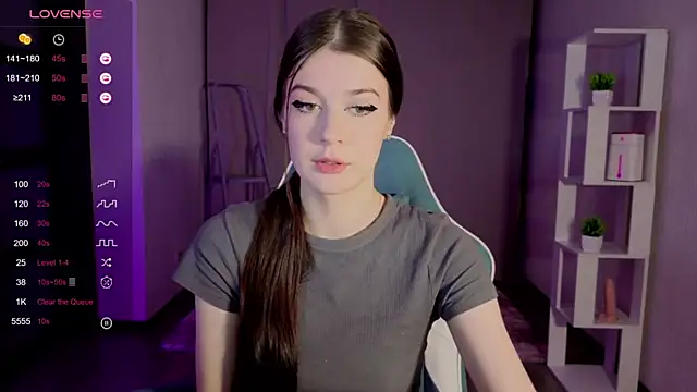 Snapshot of Ksarina chatting on November 11, 5:02 pm Ksarina online show from November 11, 5:02 pm