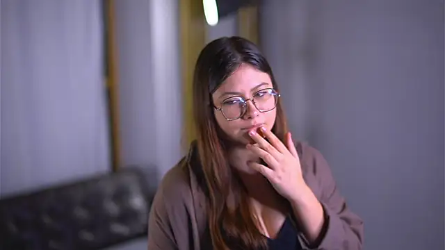 LeliaPeeler online show from October 30, 4:30 pm