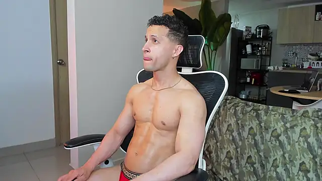 Snapshot of Paul_Reybor chatting on October 31, 12:11 am Paul Reybor online show from October 31, 12:11 am