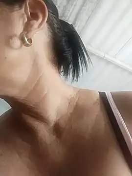 EmperatrizMilf online show from November 18, 6:01 pm