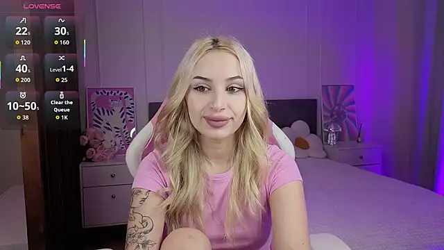 LanaYoung18 online show from November 12, 3:18 am