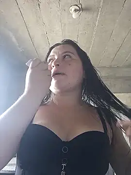 Kari Mendez online show from December 1, 5:51 pm