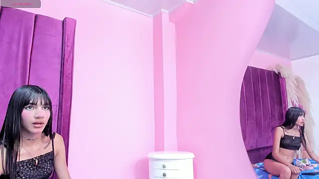 foxyhillx online show from December 15, 5:50 pm