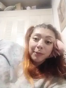 EmilyyRed online show from November 29, 4:26 am