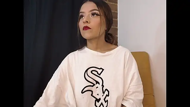 Snapshot of hailey_bri chatting on November 5, 5:13 pm hailey bri online show from November 5, 5:13 pm