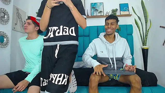 Hot Boys Latinos X online show from November 8, 10:08 pm