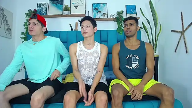 Hot Boys Latinos X online show from November 9, 5:22 pm