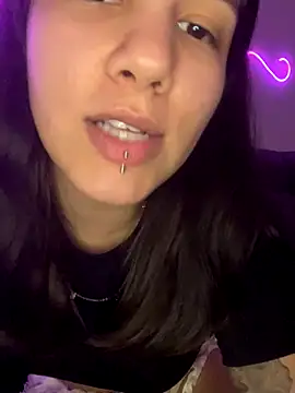 Hannahinfame online show from November 19, 4:01 am