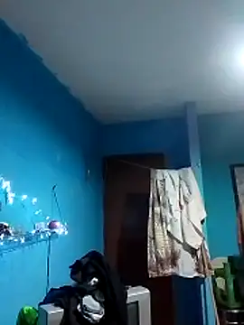 Snapshot of Ojitosbrrr chatting on December 19, 2:29 am Ojitosbrrr online show from December 19, 2:29 am