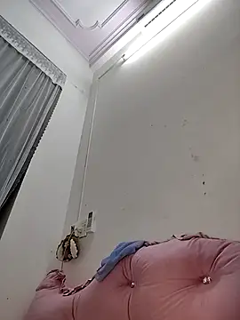 ezabel- online show from December 14, 1:05 pm