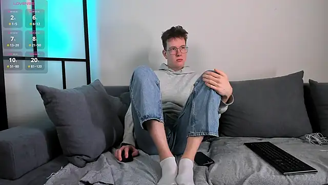 Snapshot of Teddy_Parker chatting on November 9, 7:28 am Teddy Parker online show from November 9, 7:28 am