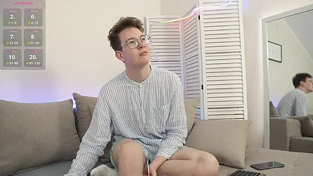 Snapshot of Teddy_Parker chatting on November 23, 9:09 am Teddy Parker online show from November 23, 9:09 am