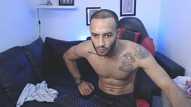 Giselle Max online show from November 3, 1:34 pm