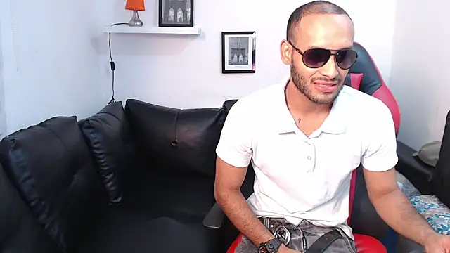 Giselle Max online show from November 4, 1:54 pm