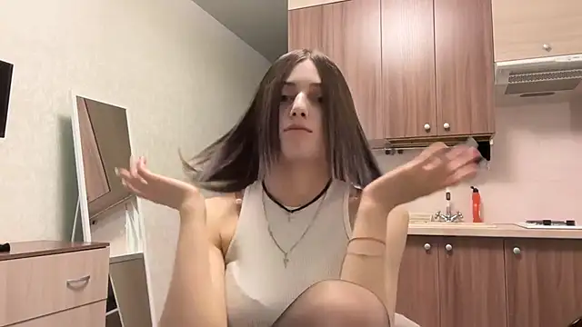 Snapshot of AidaGloshen chatting on November 4, 7:18 am AidaGloshen online show from November 4, 7:18 am