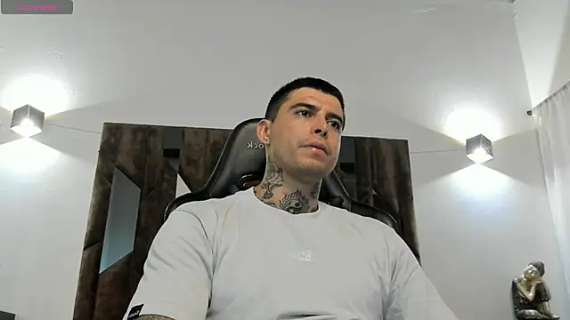 MATEO DILUCA online show from November 14, 8:07 pm