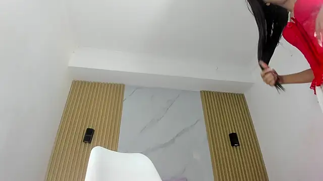  EMMYROSE online show from November 7, 7:36 pm