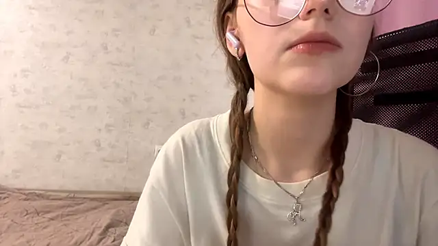 AliceStacy online show from November 3, 8:48 am