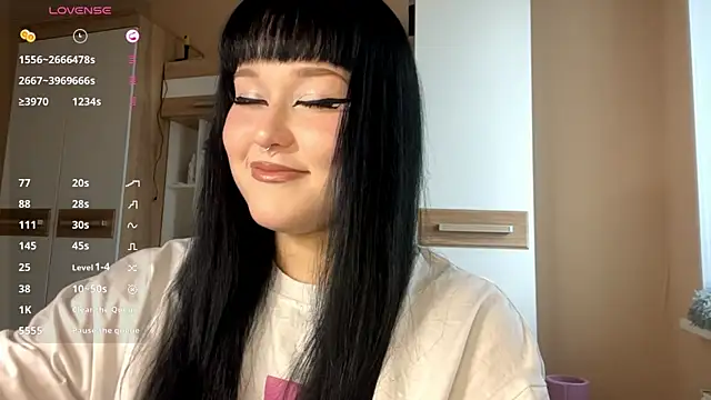 LaurenOveson online show from November 2, 9:55 am