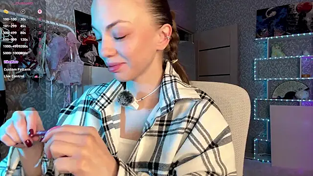 MiraVandee online show from November 3, 5:09 am