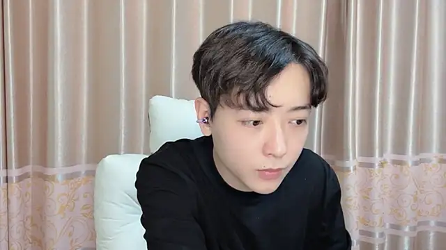 xiaoxiao1025 online show from November 3, 1:01 pm