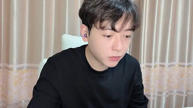 xiaoxiao1025 online show from November 4, 1:21 pm