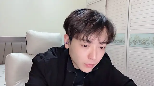 xiaoxiao1025 online show from November 12, 12:27 pm