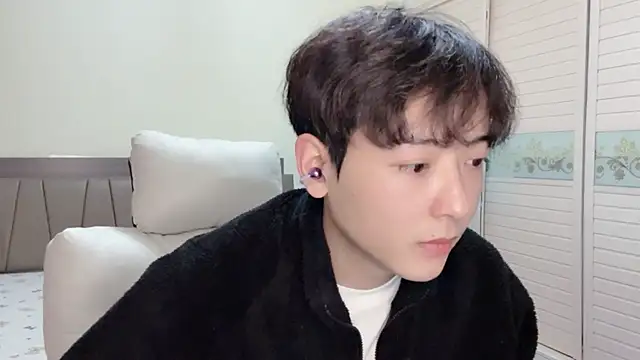 xiaoxiao1025 online show from November 16, 12:22 pm