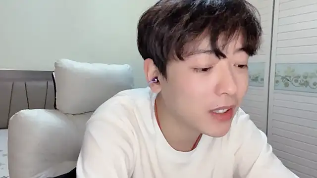 xiaoxiao1025 online show from November 22, 11:53 am