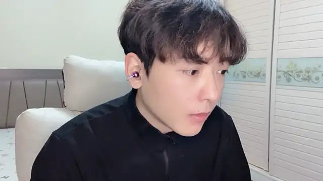 xiaoxiao1025 online show from November 23, 12:38 pm