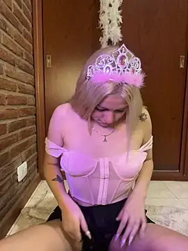 tiffanystarling online show from October 31, 1:39 am