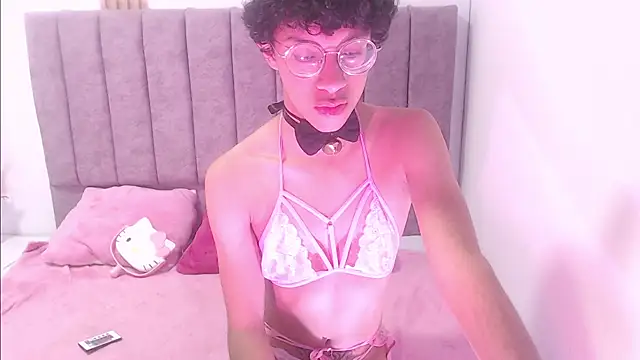 Athenea Zoe online show from November 15, 8:05 pm