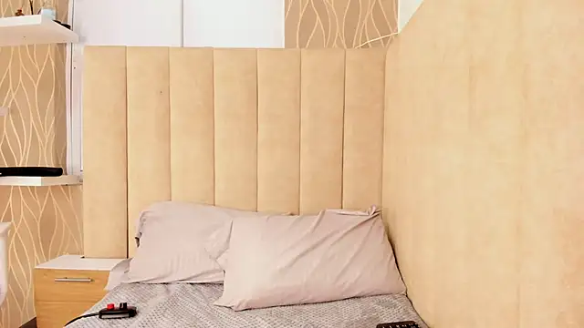 NhoanBrunette online show from November 28, 12:30 pm