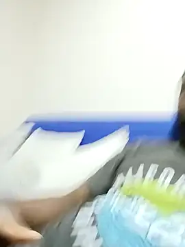 Snapshot of shoodly99 chatting on October 27, 1:53 am shoodly99 online show from October 27, 1:53 am