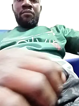 Snapshot of shoodly99 chatting on December 3, 2:30 am shoodly99 online show from December 3, 2:30 am