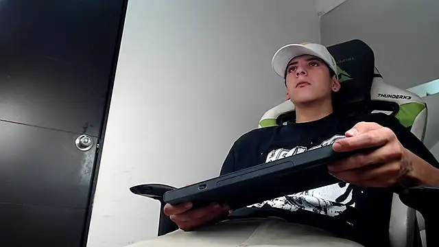 Cash G  online show from November 21, 8:29 pm