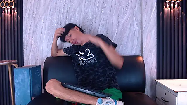 LaPantera Rosa online show from November 7, 7:25 pm